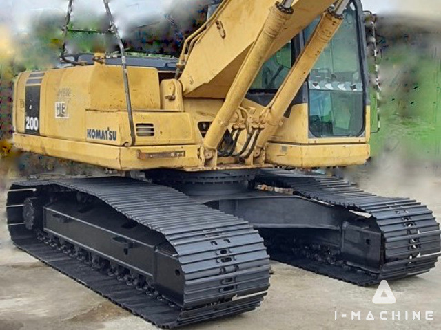 KOMATSU PC200-7