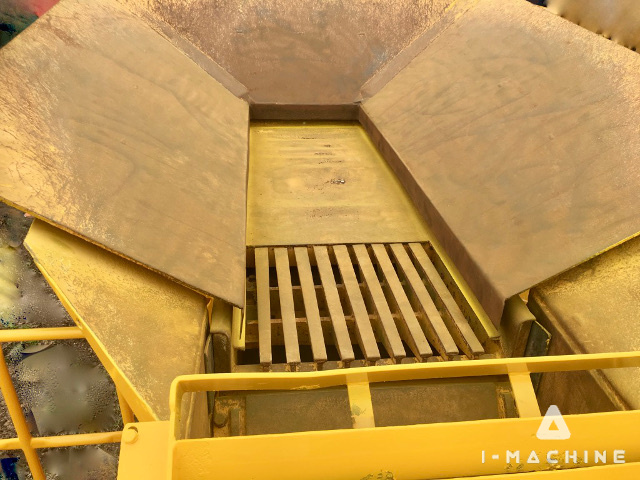 KOMATSU BR210JG