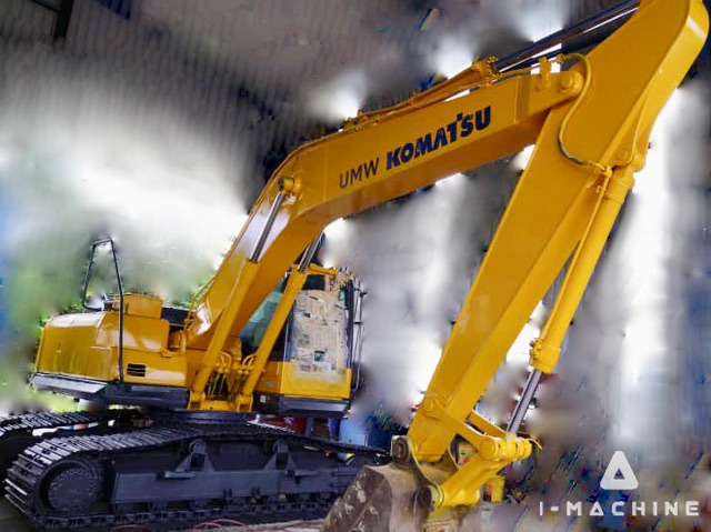 KOMATSU PC200-8