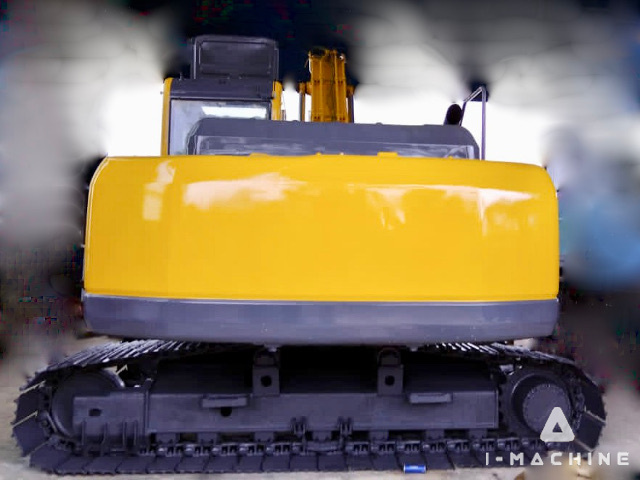 KOMATSU PC200-8