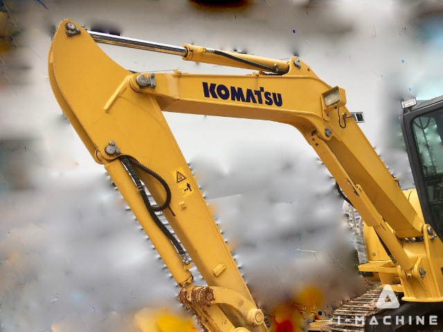 KOMATSU PC56