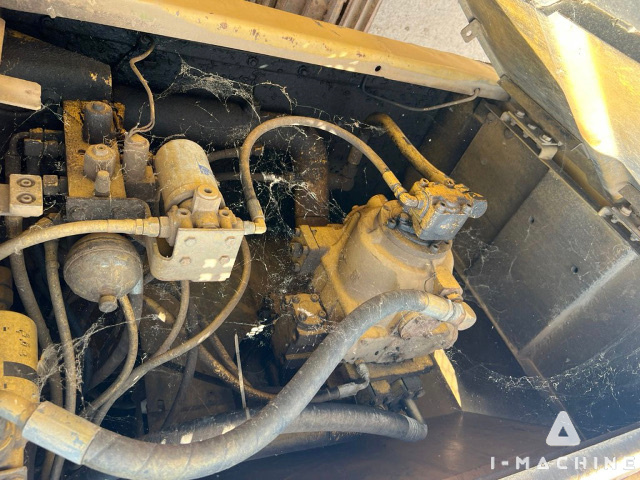 CATERPILLAR 320B