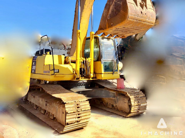 KOMATSU PC300LC-8