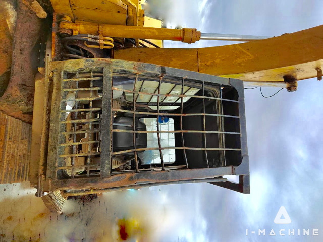 HITACHI EX225USR
