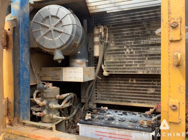 HITACHI EX225USR