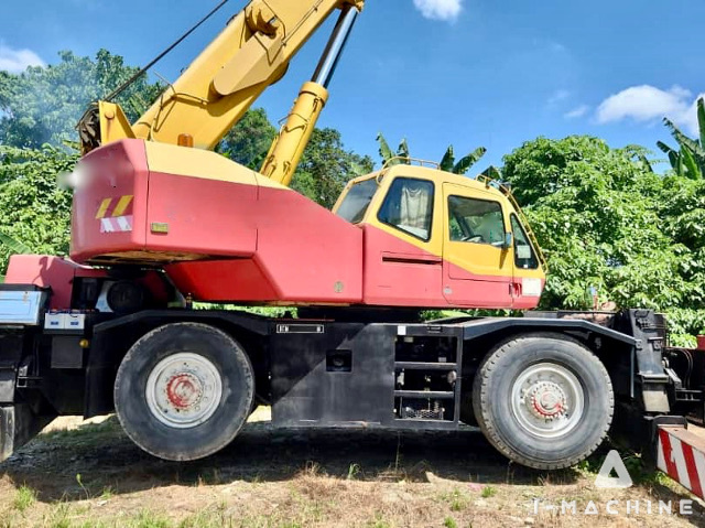 TADANO TR250M7