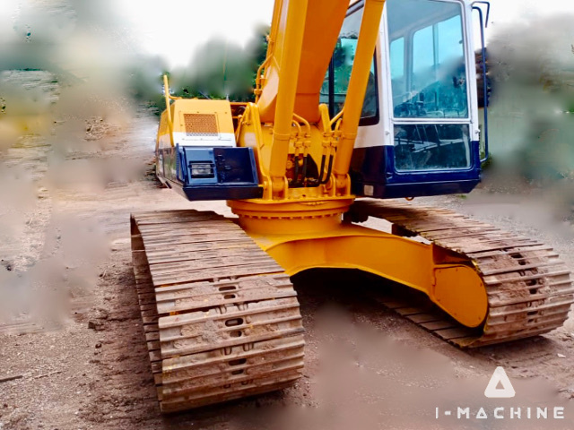 KOMATSU PC200-5