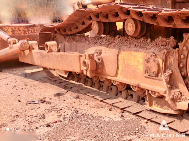 KOMATSU D68ESS-12E