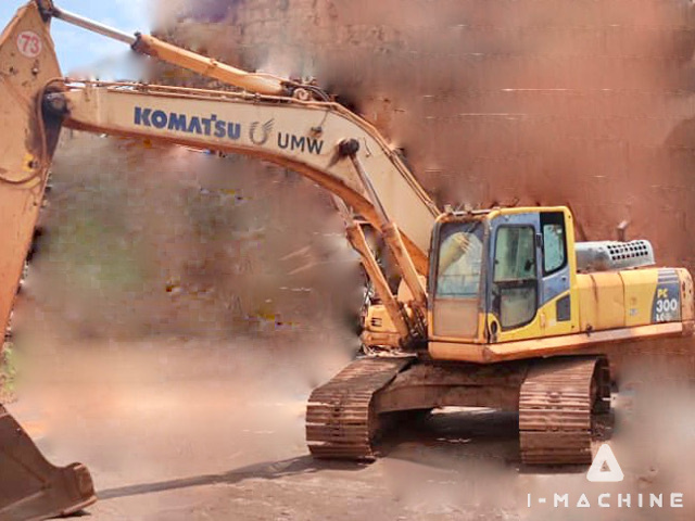 KOMATSU PC300-8