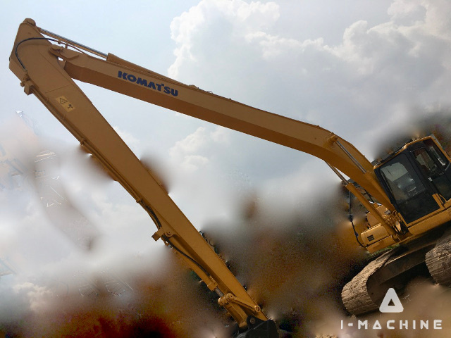 KOMATSU PC200-8