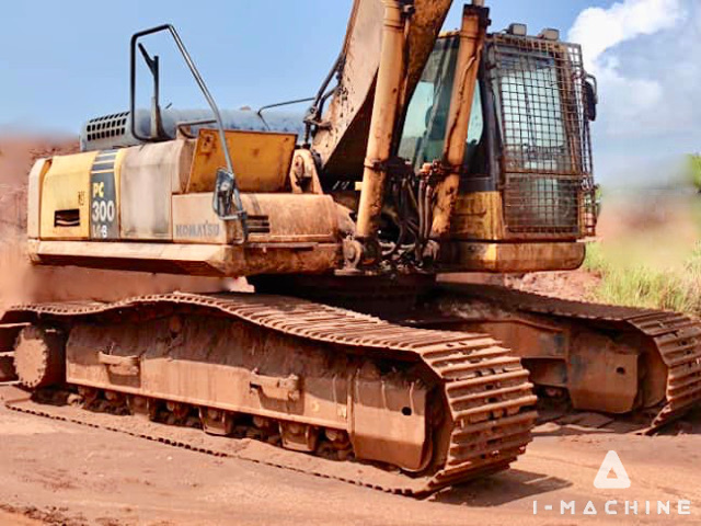 KOMATSU PC300LC-8