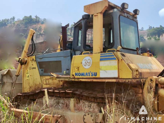 KOMATSU D85EX-15R