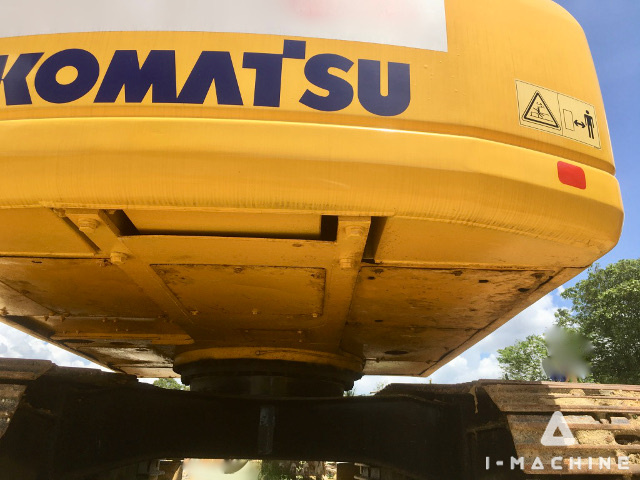 KOMATSU PC200-8