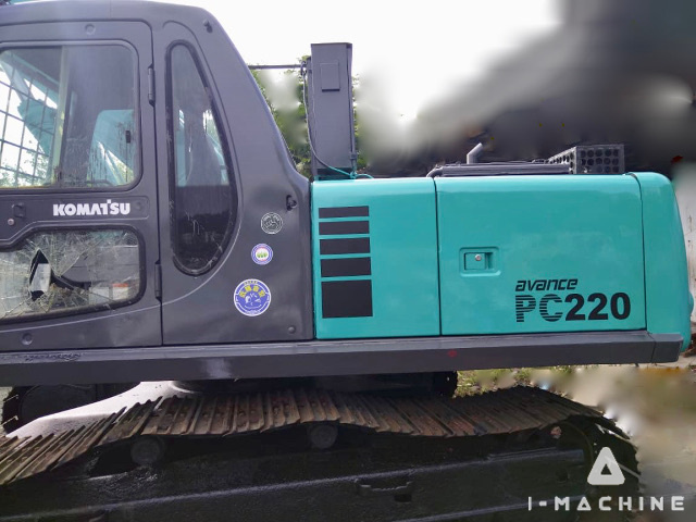 KOMATSU PC220-6