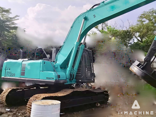 KOMATSU PC220-6