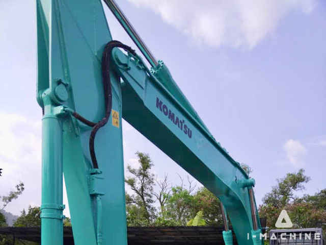KOMATSU PC220-6
