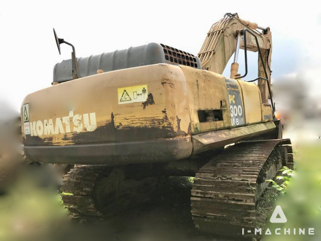 KOMATSU PC300LC-8