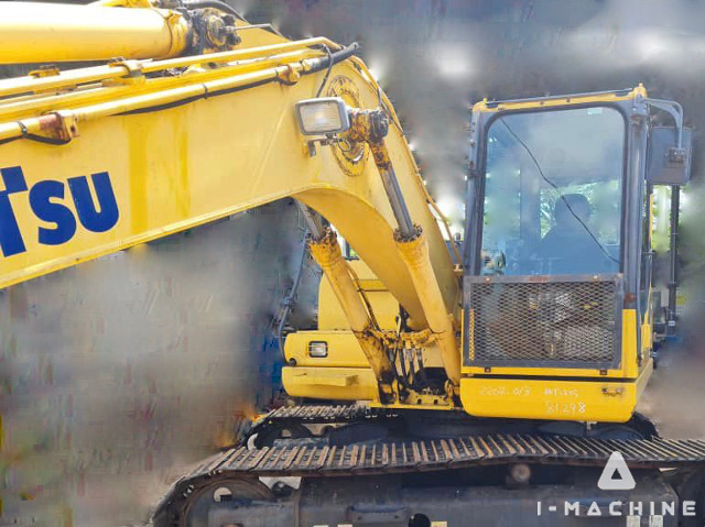KOMATSU PC120-8