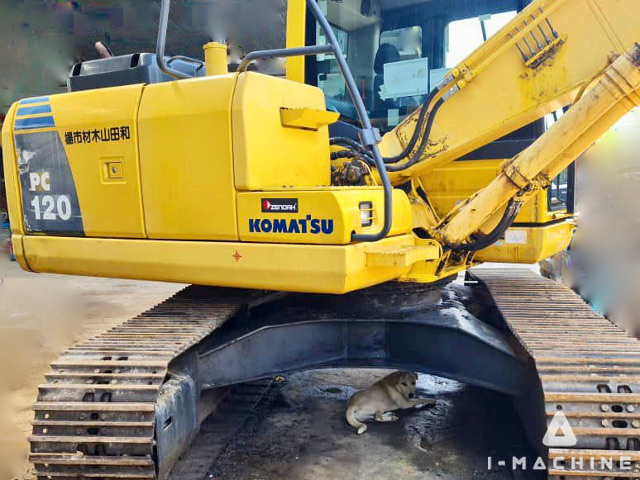 KOMATSU PC120-8