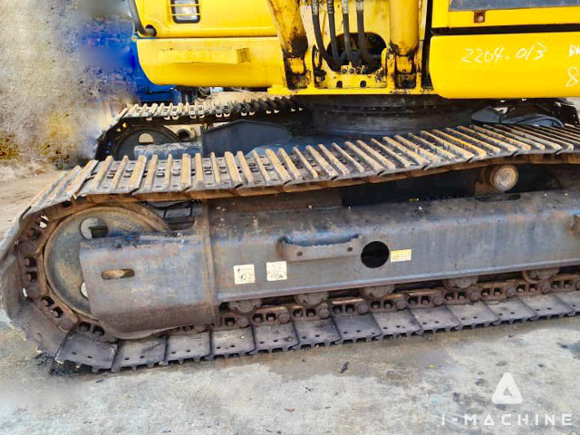KOMATSU PC120-8