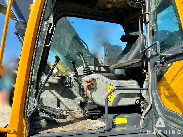 VOLVO EC210BLC