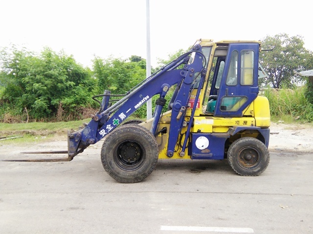 KOMATSU SD25-5