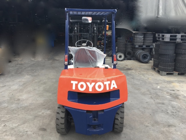 TOYOTA 70-3FD28