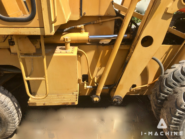 KOMATSU SD25-3