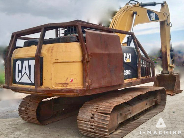 CATERPILLAR 320D2