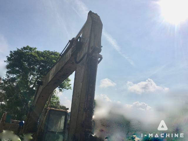 KOMATSU PC200-6