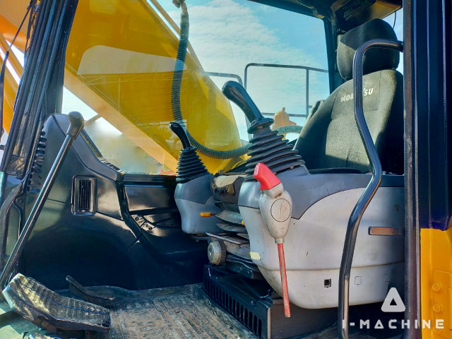 KOMATSU PC210-7