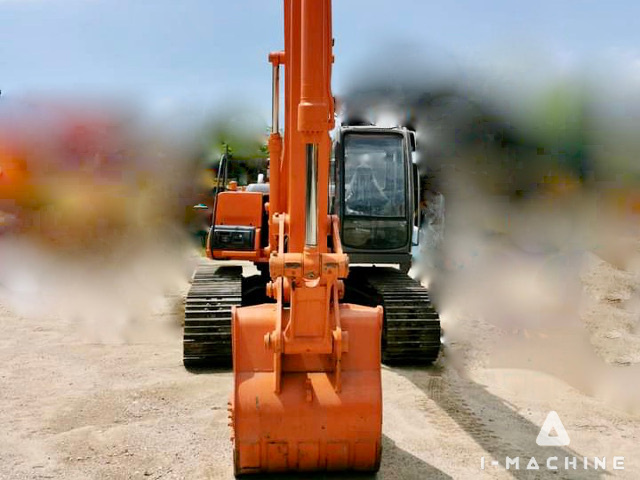 HITACHI EX200-5