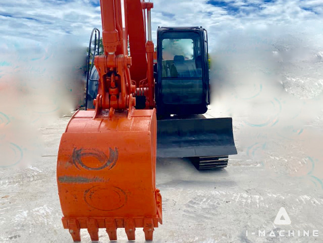 HITACHI ZX125