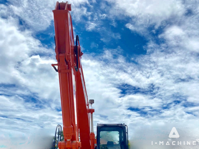 HITACHI ZX125