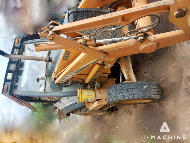 CASE 580 M2