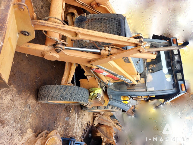 CASE 580 M2