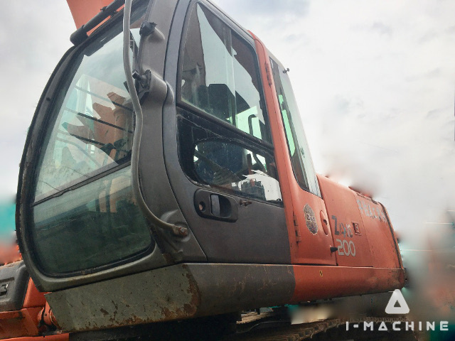 HITACHI ZX200-HHE