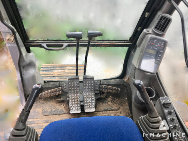HITACHI ZX200-HHE