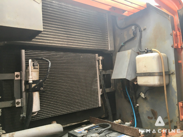 HITACHI ZX200-HHE