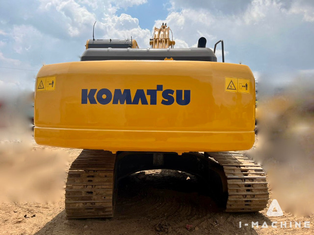KOMATSU PC200-8