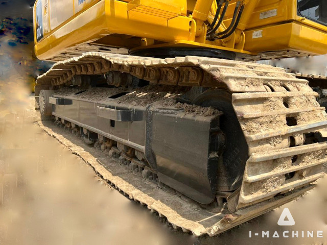 KOMATSU PC200-8