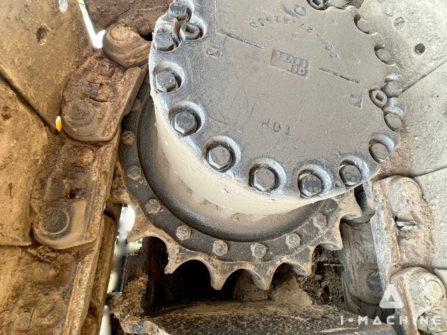 KOMATSU PC200-8
