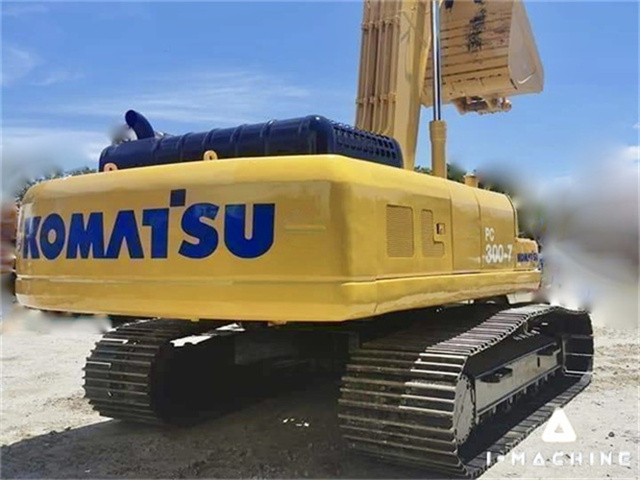 KOMATSU PC300LC-7