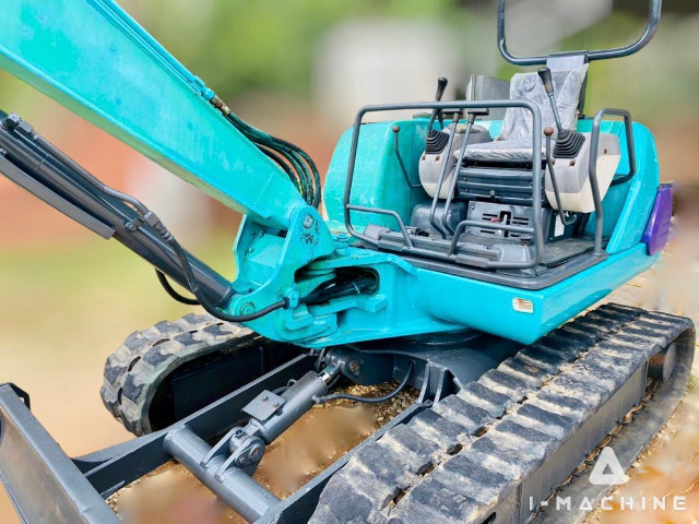 KOMATSU PC40-7