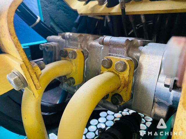KOMATSU PC40-7