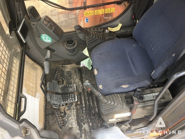 HITACHI ZX200LC
