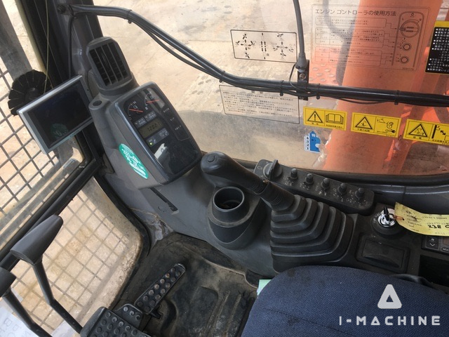 HITACHI ZX200LC