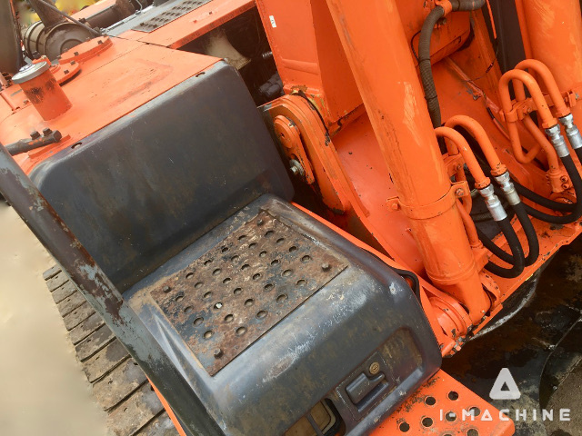 HITACHI ZX200LC