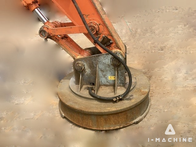 HITACHI ZX200LC