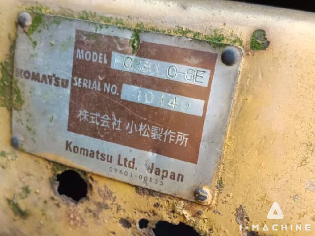 KOMATSU PC230LC-6E